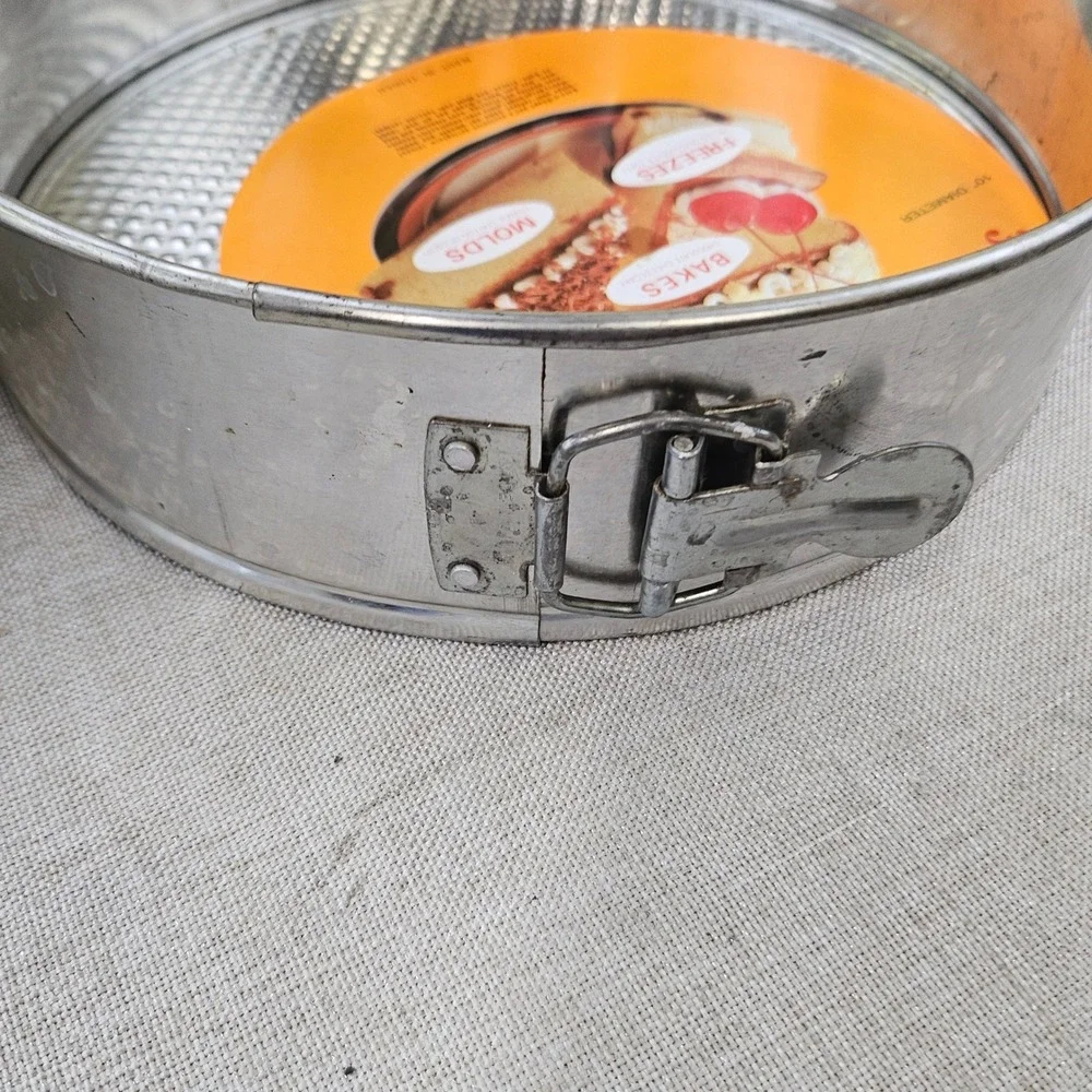 Vintage Springform Bake Pan Set 3 Piece Silver Steel 10 9.5 8.5 Inch Round Cake